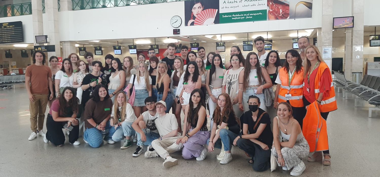 El alumnado de Turismo visita el Aeropuerto de Jerez