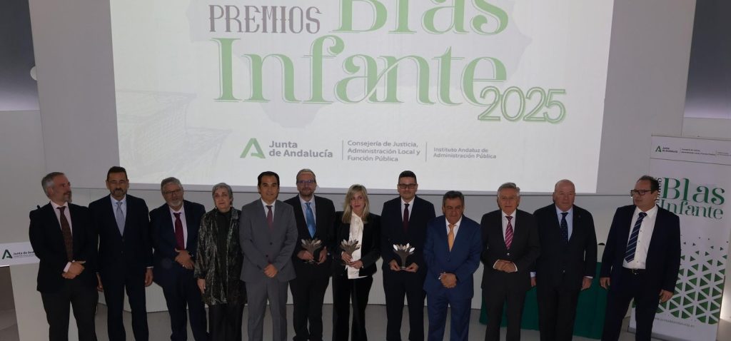 El egresado del máster Juan Blanco, premio Blas Infante de Estudio e Investigación sobre Administración y Gestión Pública